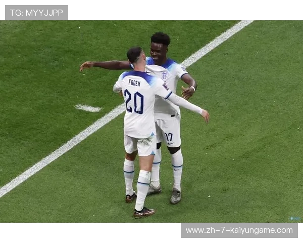 凯恩身后接球后扣球质量惊人